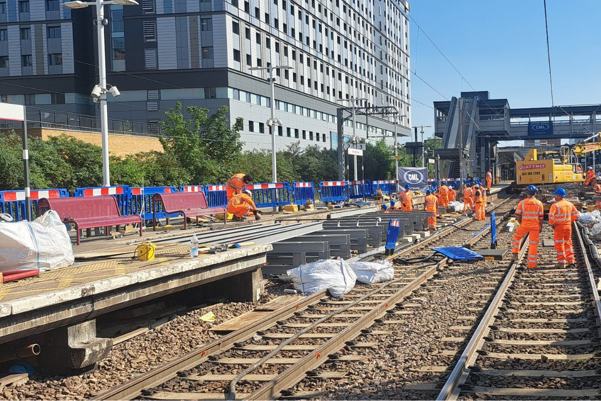 Mainmark strengthens Tottenham Hale platform foundations Mainmark strengthens Tottenham Hale platform foundations