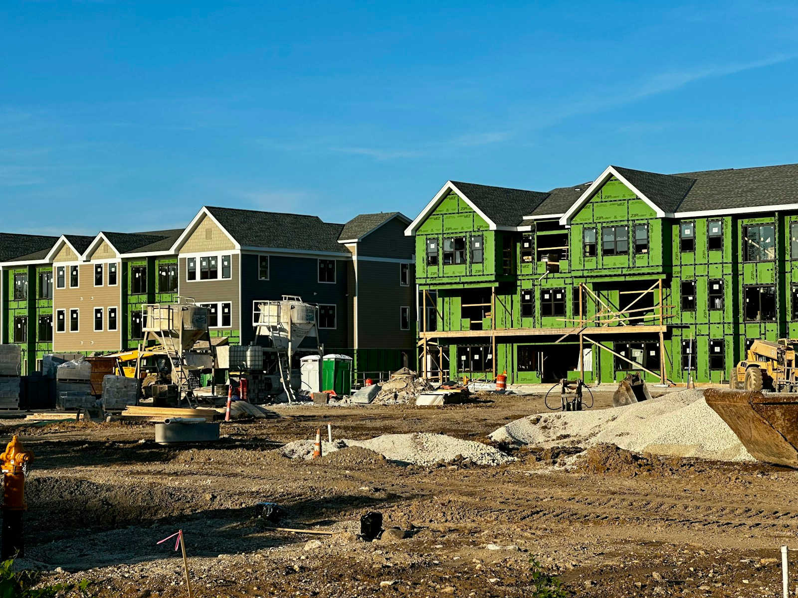 Housing approvals fall to fourteen-year quarterly low