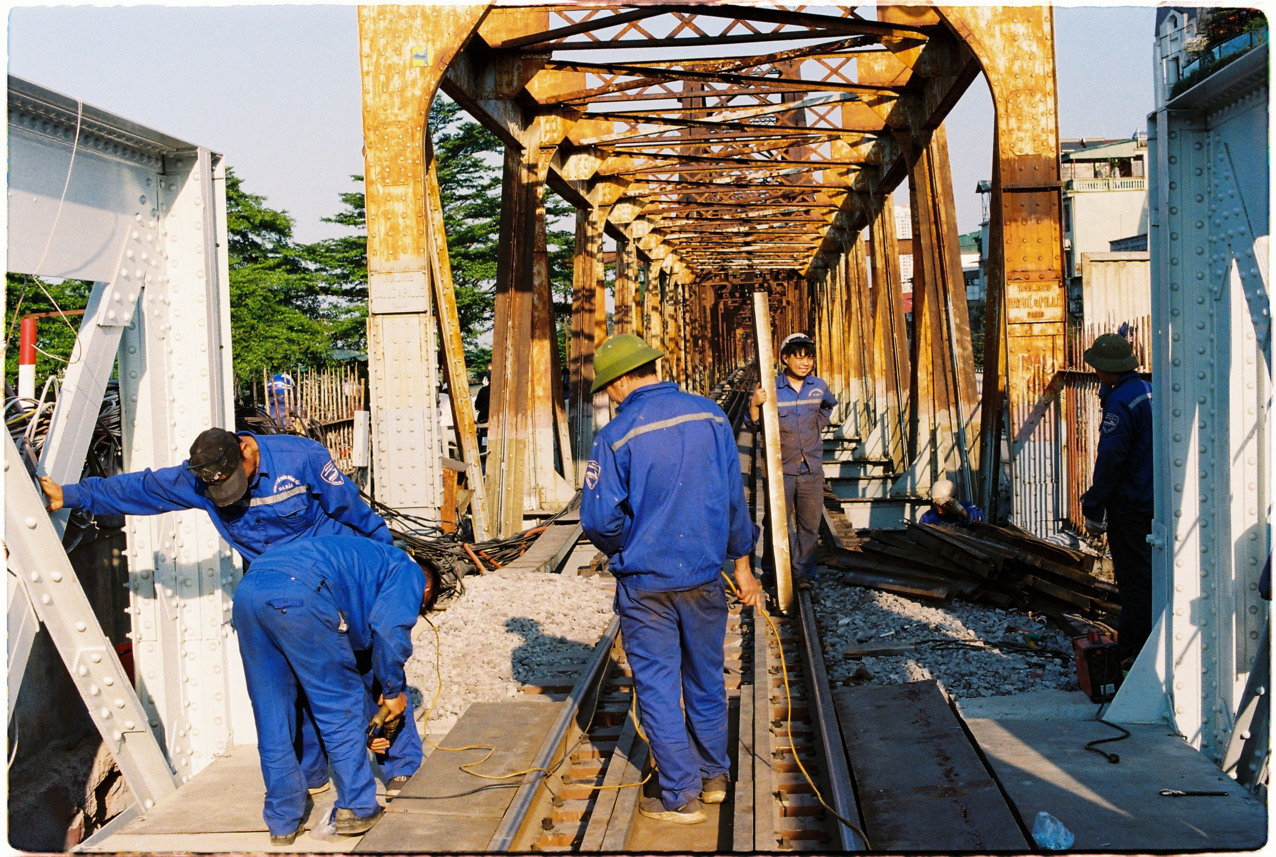 BAM details four east London railway bridge replacements BAM details four east London railway bridge replacements
